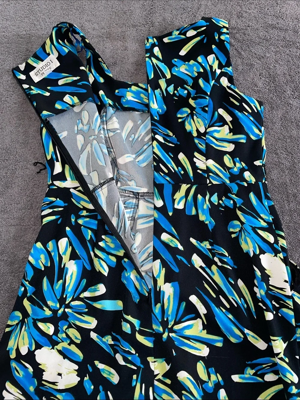 Studio I Black Floral-Brush Midi Dress with Belt - Blue, Aqua & White. Size 4P - Picture 8 of 9